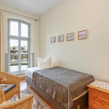 2 Bedroom Amazing In Krakow Am *