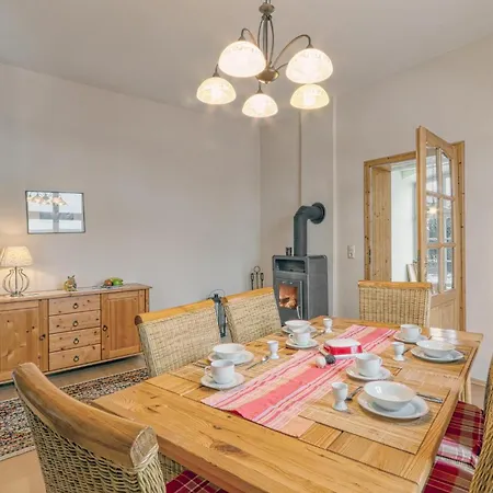 2 Bedroom Amazing In Krakow Am *
