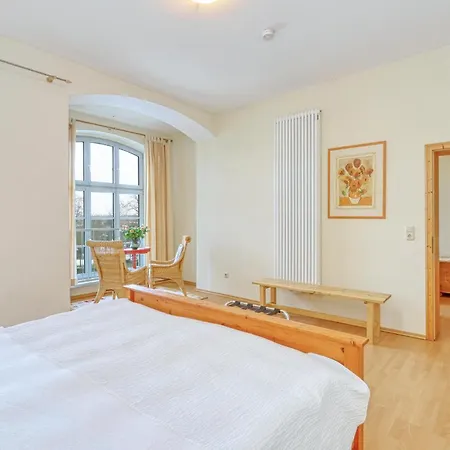 2 Bedroom Amazing In Krakow Am
